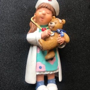 Hallmark little nurse big heart ornament 2004